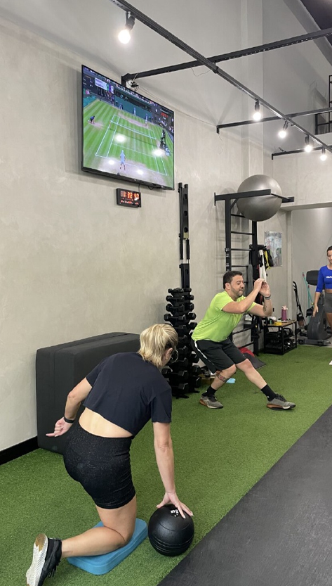 Treino de fortalecimento e controle de carga na Move In Sports